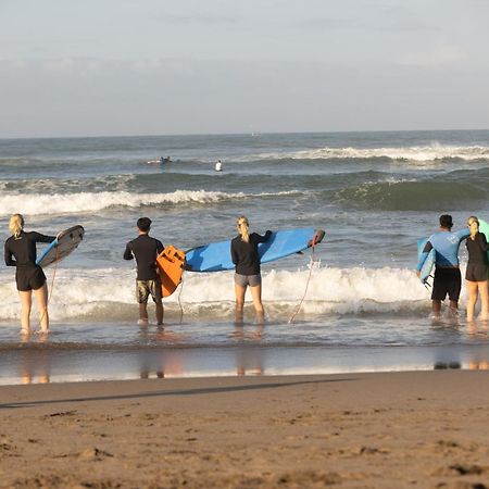 Zentiga Surf Hostel ชังกู ภายนอก รูปภาพ