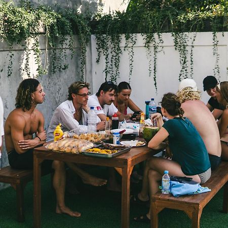 Zentiga Surf Hostel ชังกู ภายนอก รูปภาพ
